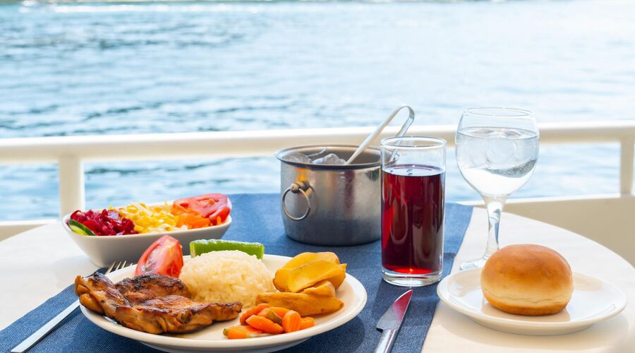 İstanbul Tekne İle Adalar Turu ( Heybeli, Büyükada)